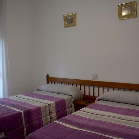 فندق Hostal Oviedo ليون المظهر الخارجي الصورة