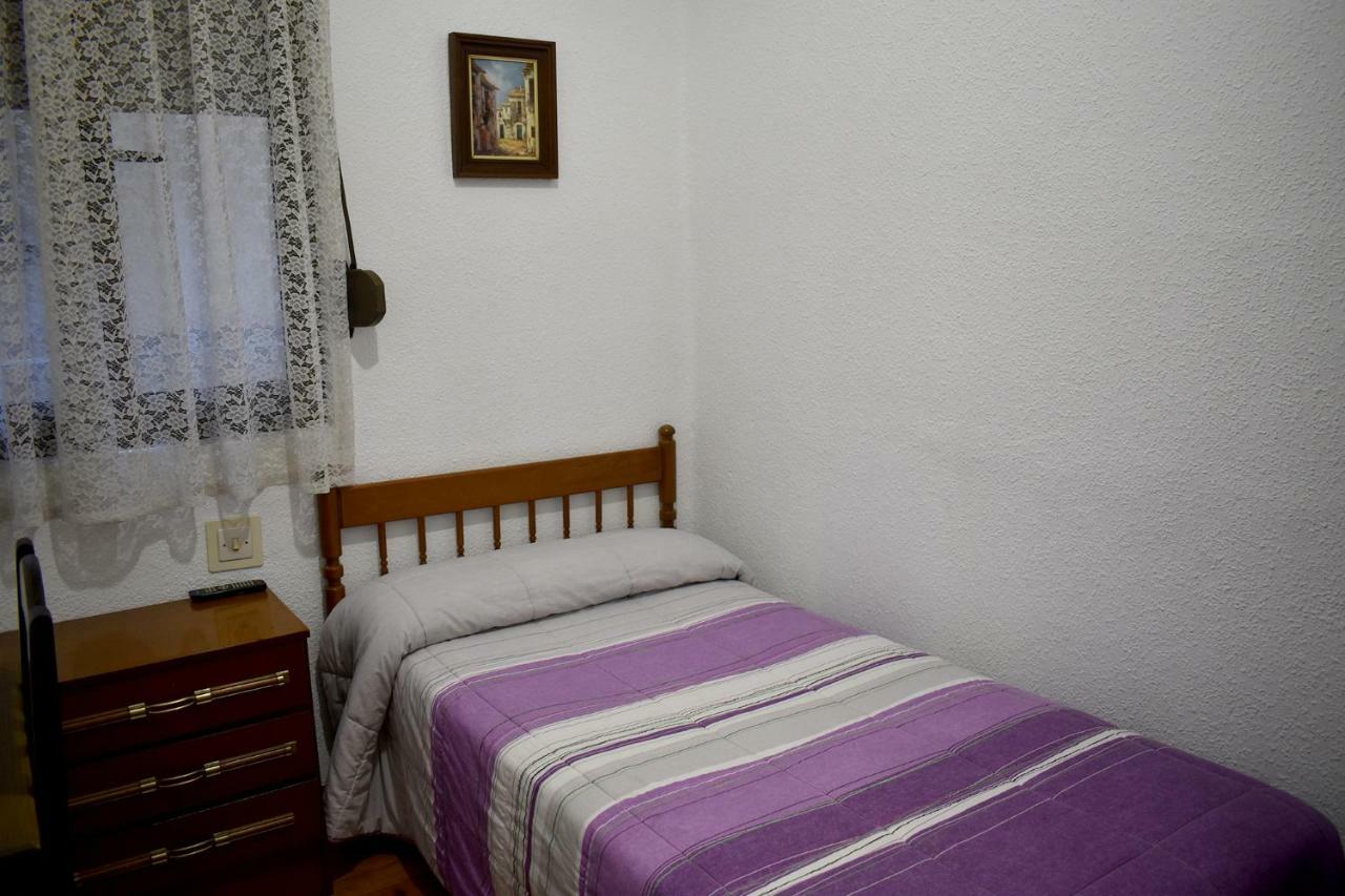 فندق Hostal Oviedo ليون المظهر الخارجي الصورة