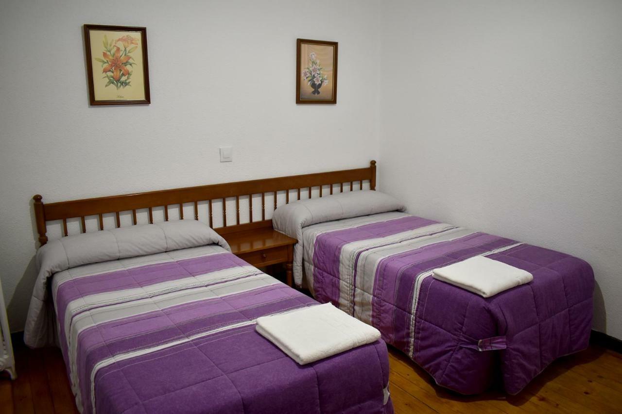 فندق Hostal Oviedo ليون المظهر الخارجي الصورة