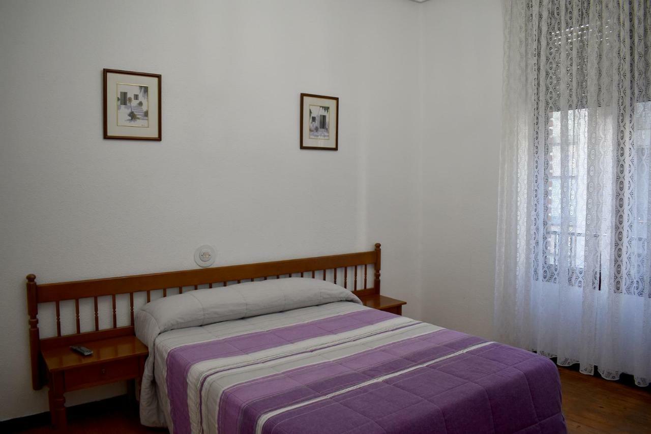 فندق Hostal Oviedo ليون المظهر الخارجي الصورة